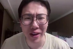 Shams：字母哥在返美路上，他已做好被交易准备，不管去绿军还是热火